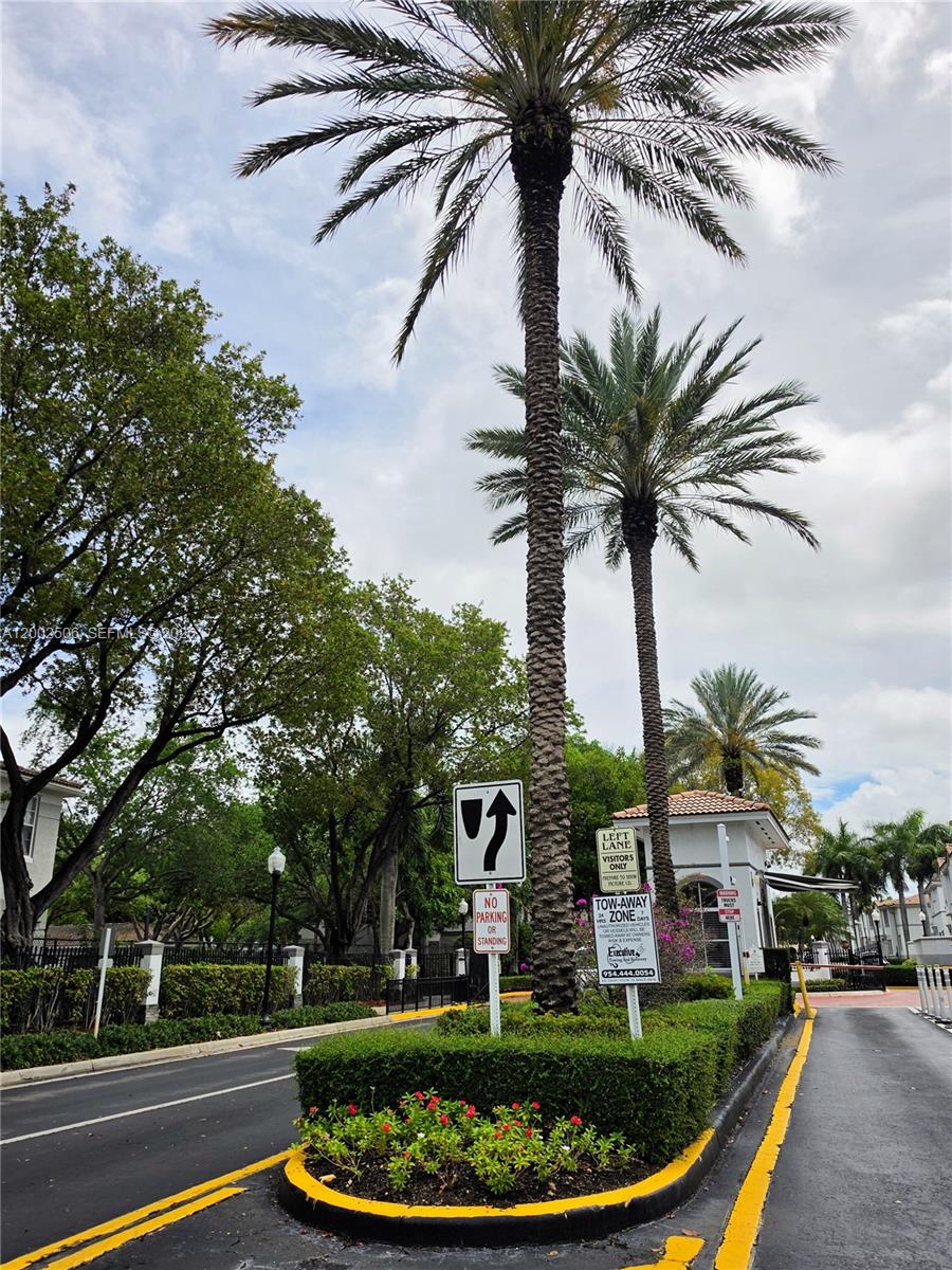 MIRAMAR, FL — photo 2 of 30