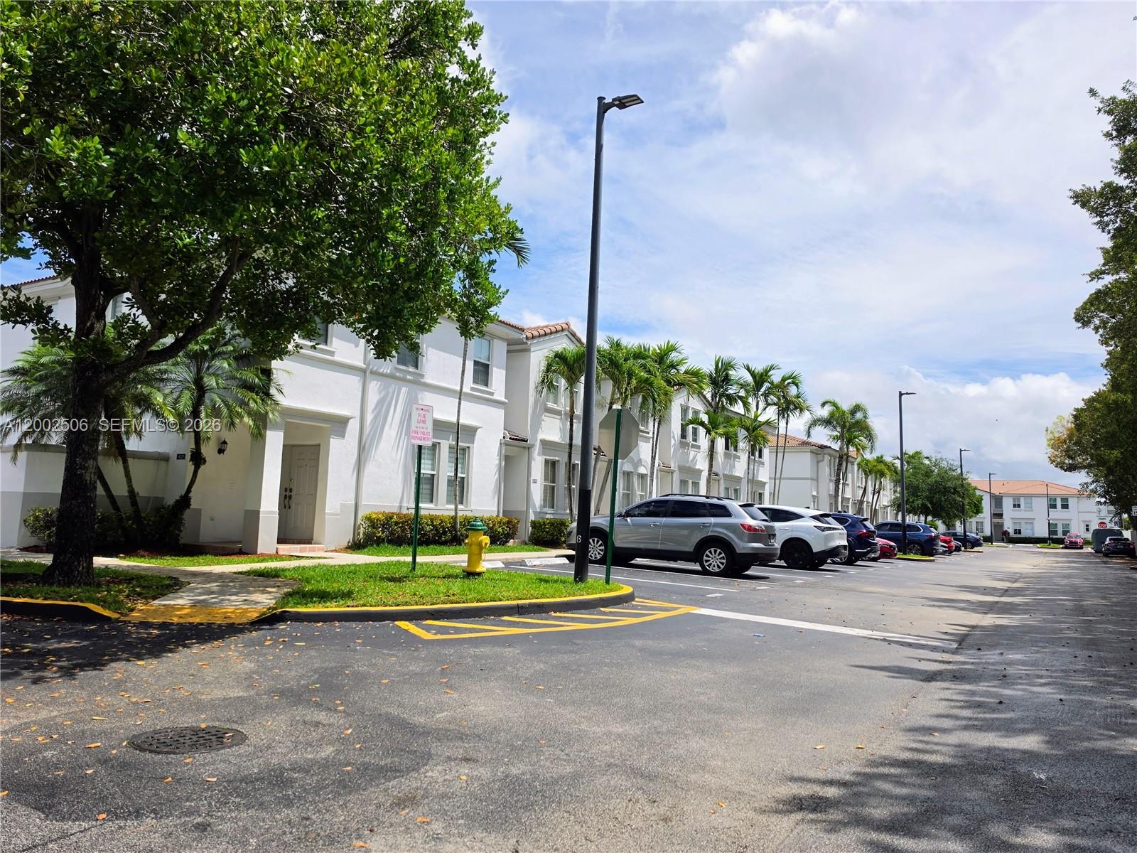 MIRAMAR, FL — photo 4 of 30