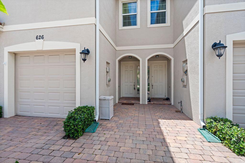 626 SW Glen Crest Way, Stuart FL 34997