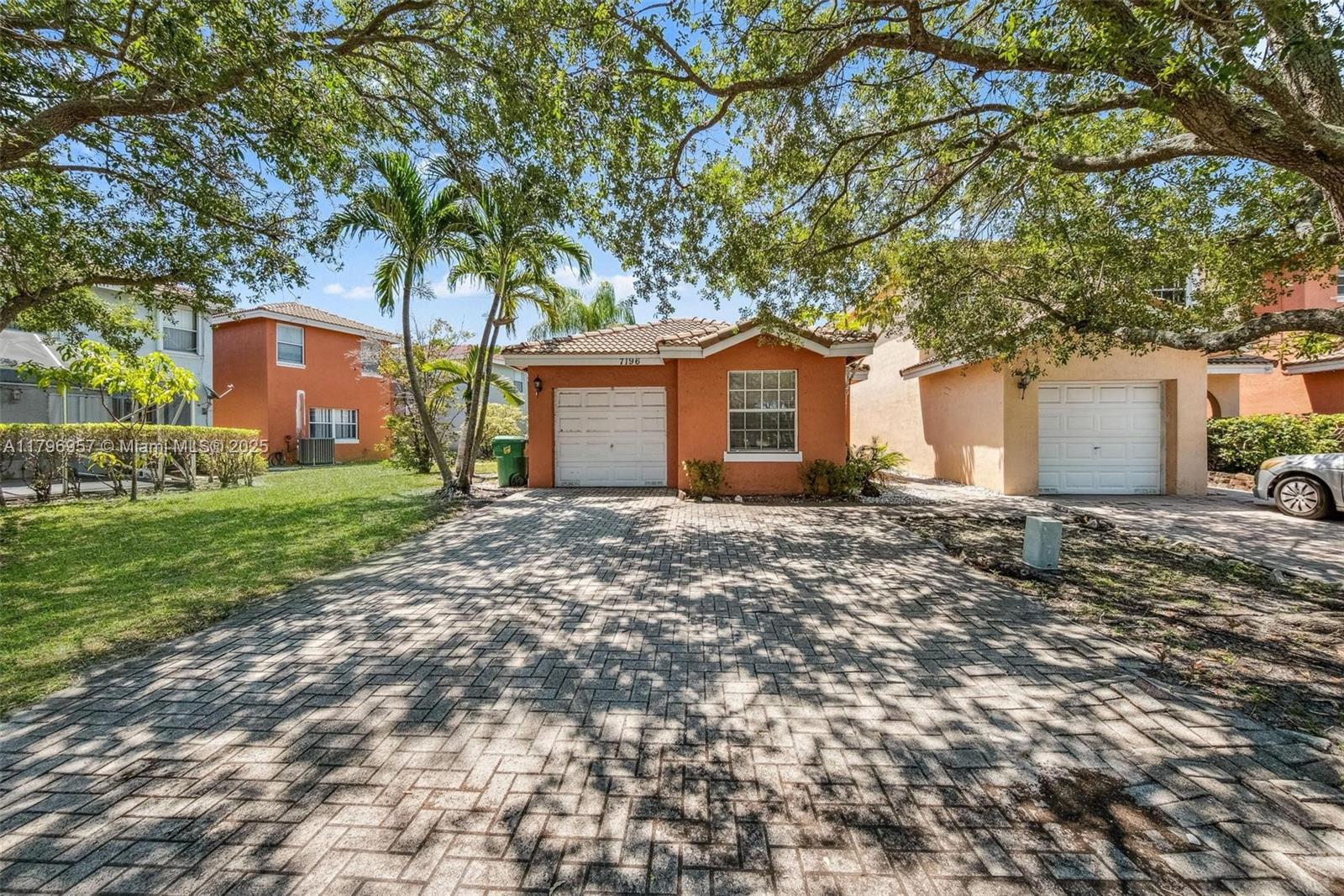 7196 Sienna Ridge Ln, Lauderhill FL 33319