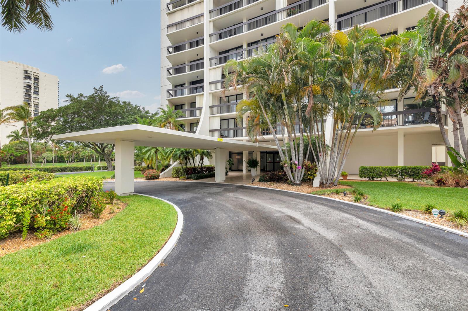 2000 Presidential Way # 206, West Palm Beach FL 33401