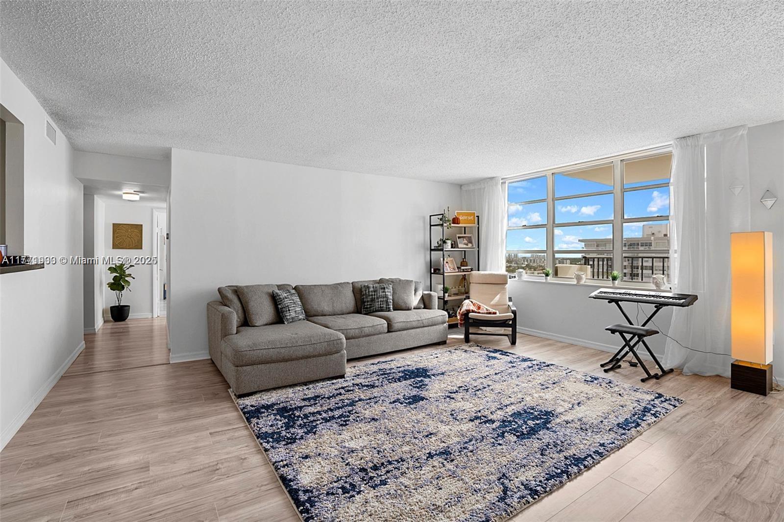 2780 NE 183rd St # 1906, Aventura FL 33160