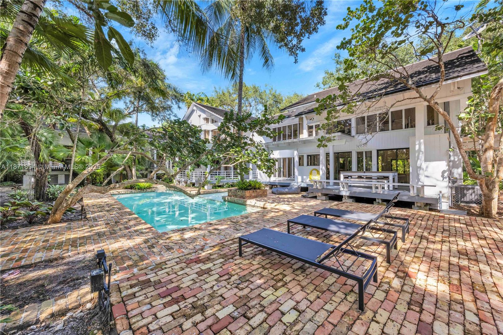 5600 Oakwood Ln, Coral Gables FL 33156