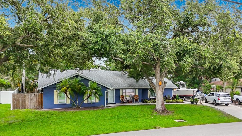 1953 ROLLING GREEN CIRCLE, SARASOTA, FL — photo 4 of 30