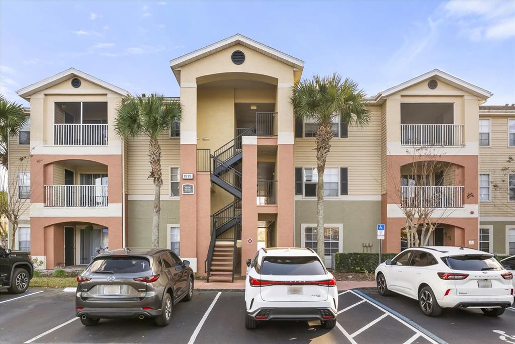 1919 SUMMER CLUB DRIVE UNIT 105