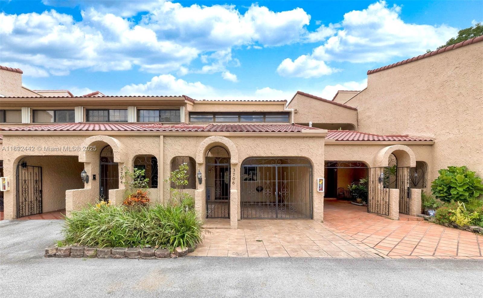 3706 Estepona Ave, Doral FL 33178