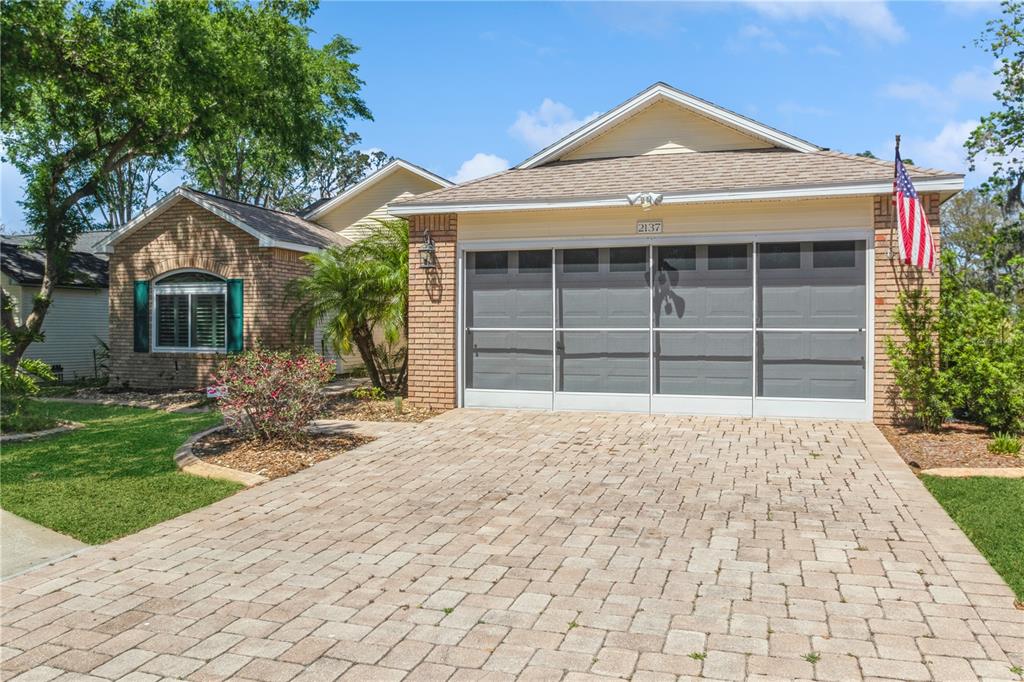 2137 SHERWOOD FOREST DRIVE