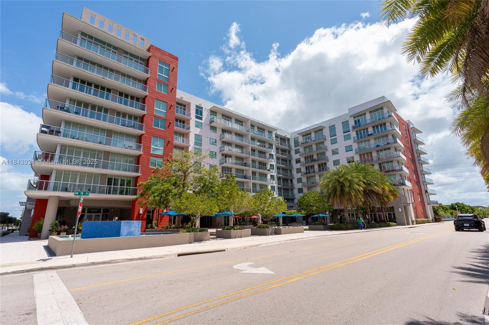 7825 NW 107 # 819, Doral FL 33178