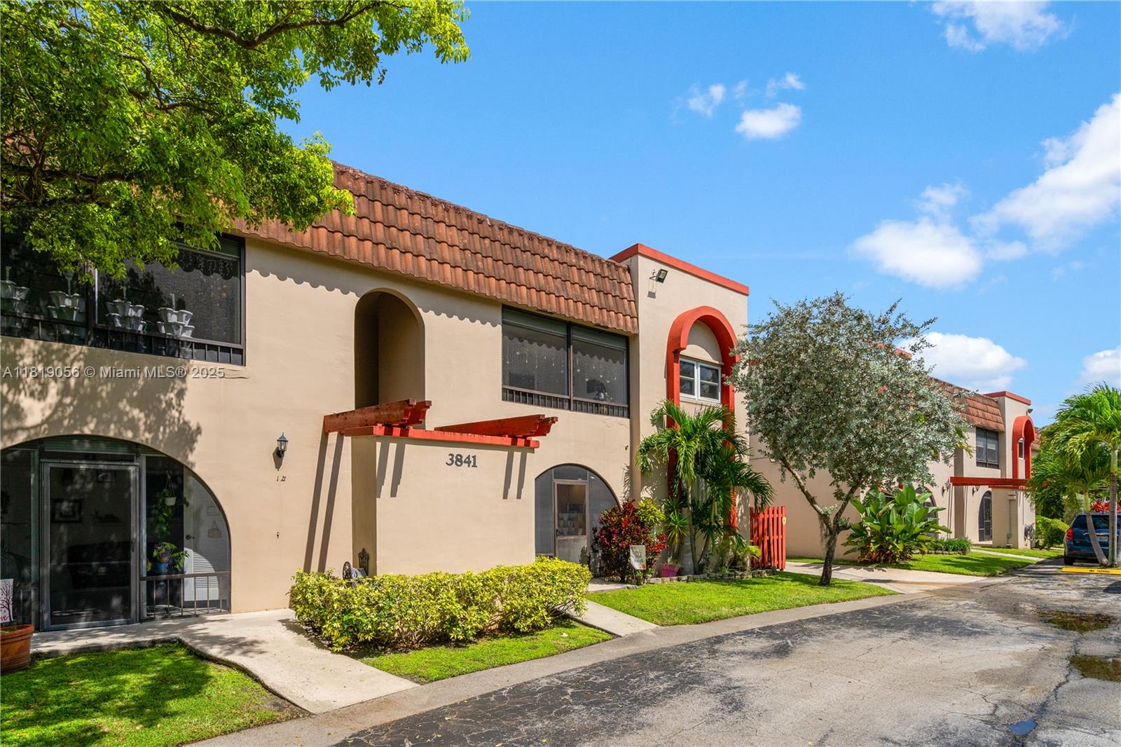 3841 NW 84th Ave # 2H, Sunrise FL 33351
