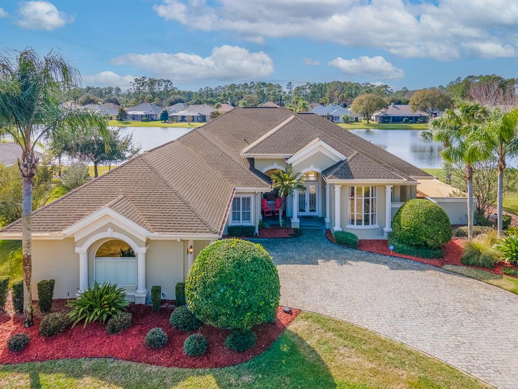 6 LAKESIDE PLACE E