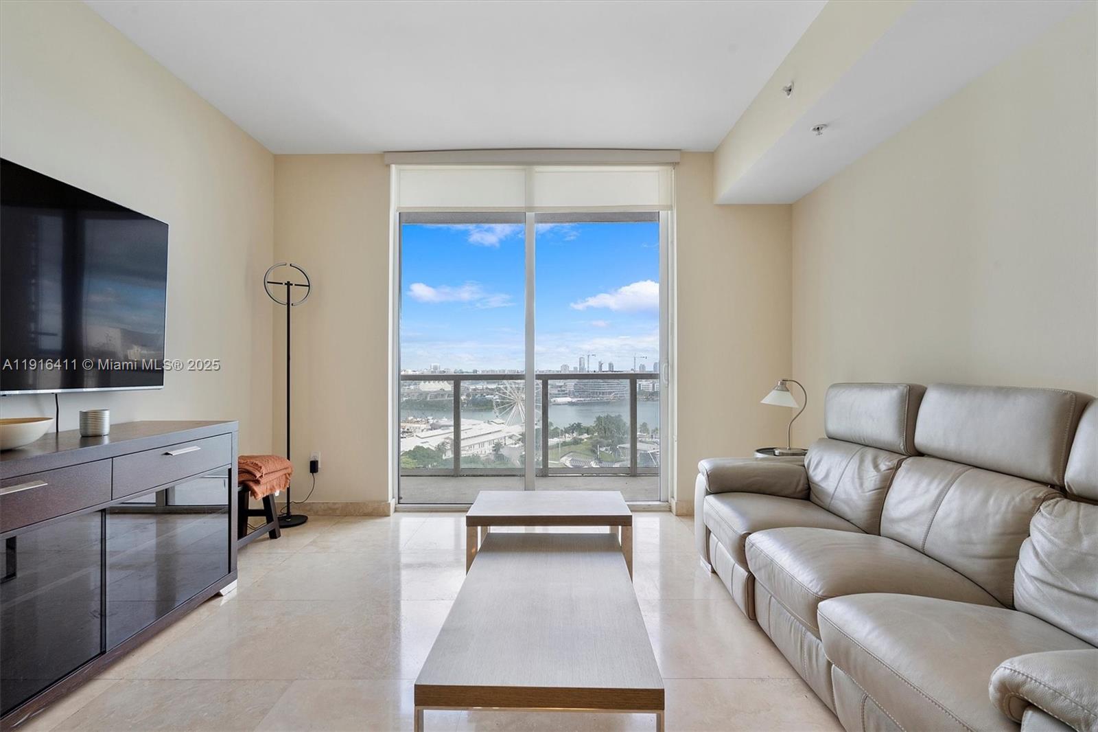 253 NE 2nd St # 1803, Miami FL 33132