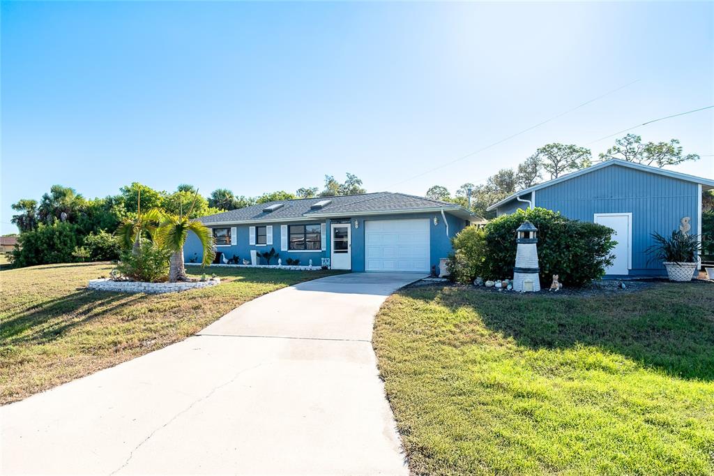 896 CLEARVIEW DRIVE