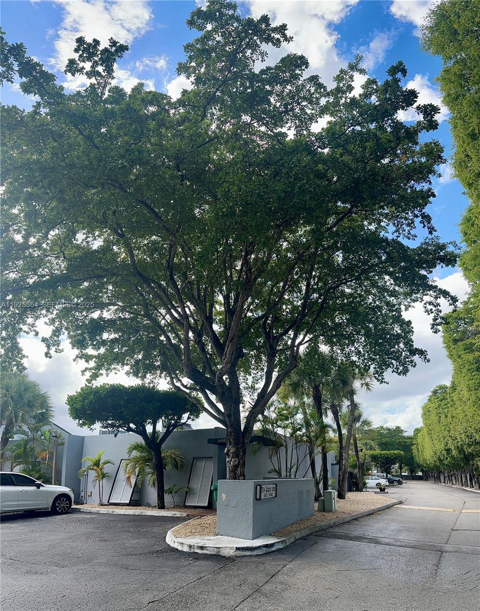 6442 Milk Wagon Ln, Miami Lakes FL 33014
