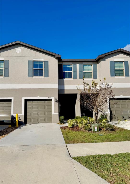 8217 CRESCENT OAKS DRIVE