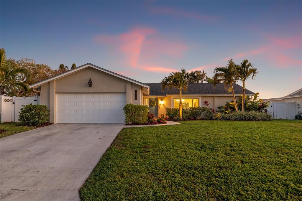1472 47TH AVENUE NE, ST PETERSBURG, FL — photo 2 of 30