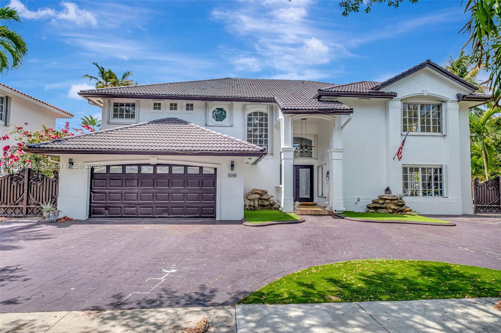 8360 NW 159th Ter, Miami Lakes FL 33016