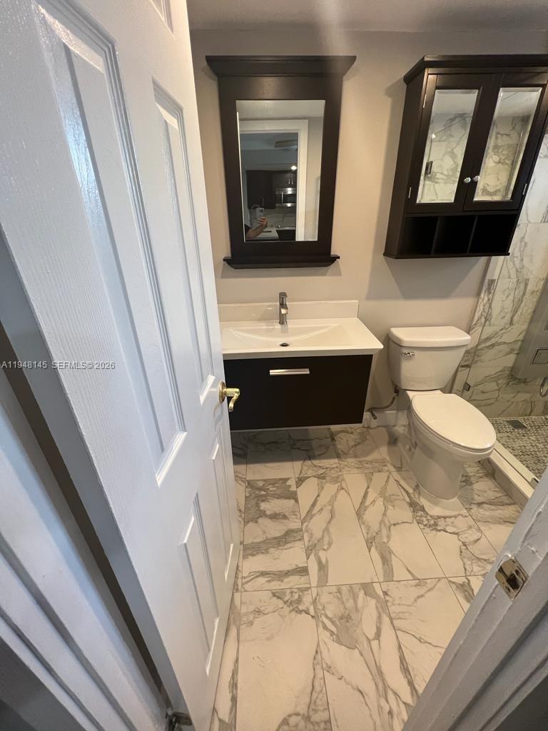 9440 Fontainebleau Blvd # 213, Miami FL 33172