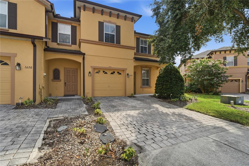 1610 RETREAT VIEW CIRCLE