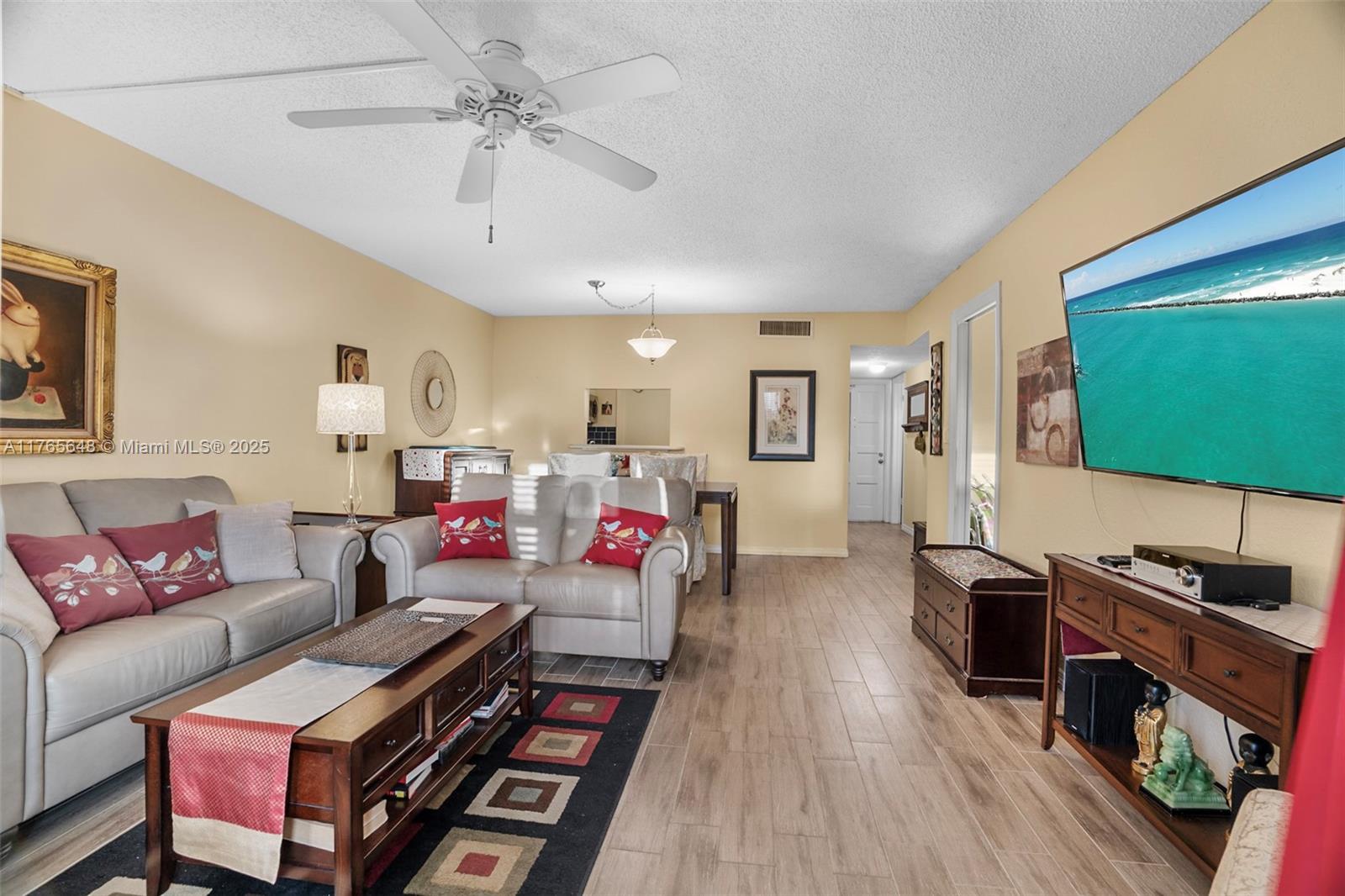 4270 NW 40th St # 106, Lauderdale Lakes FL 33319
