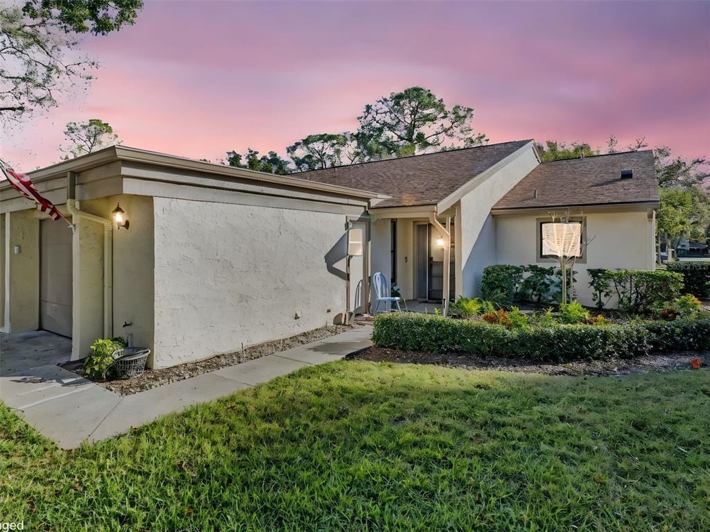2504 OAK CIRCLE