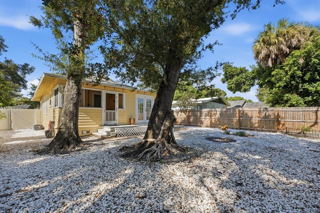 2048 5TH STREET, SARASOTA, FL — photo 4 of 30