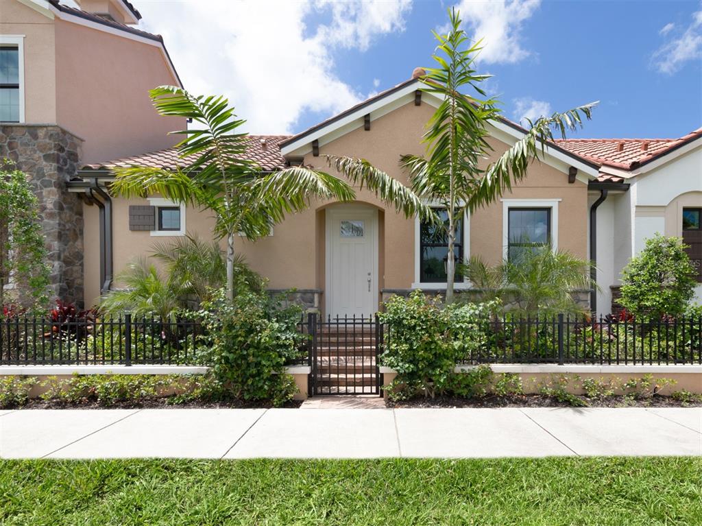 930 E VENICE AVENUE, VENICE, FL — photo 2 of 12