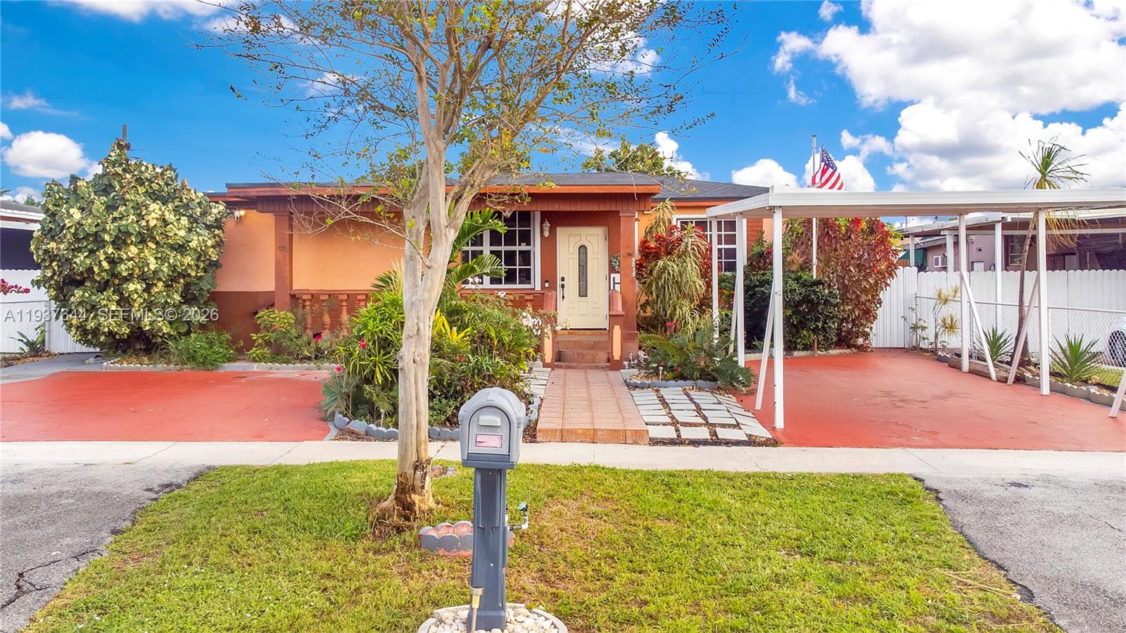 5015 E Palm Ct, Hialeah FL 33013