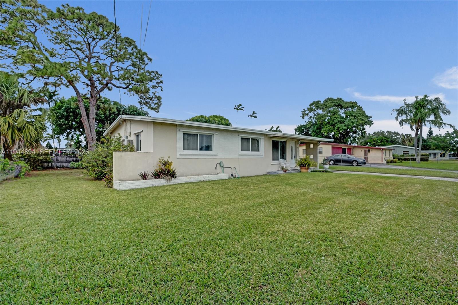 441 NW 33rd Ter, Lauderhill FL 33311