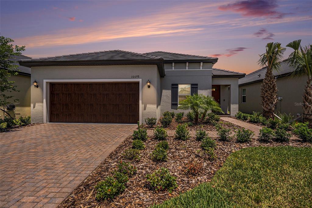 10098 BANYAN BREEZE BOULEVARD