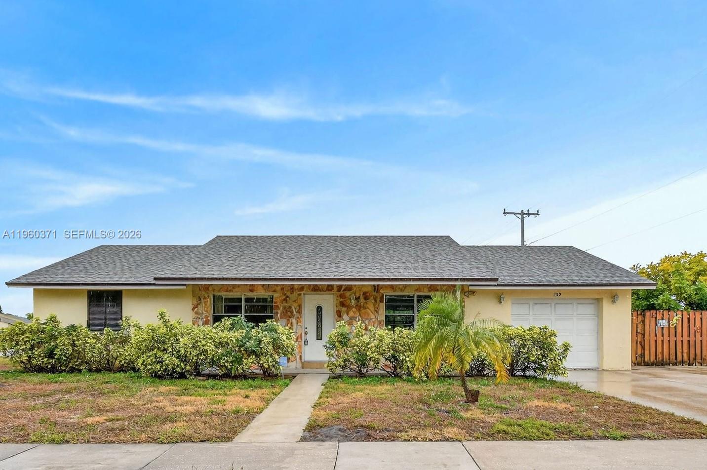 1319 W Jennings St, Lantana FL 33462