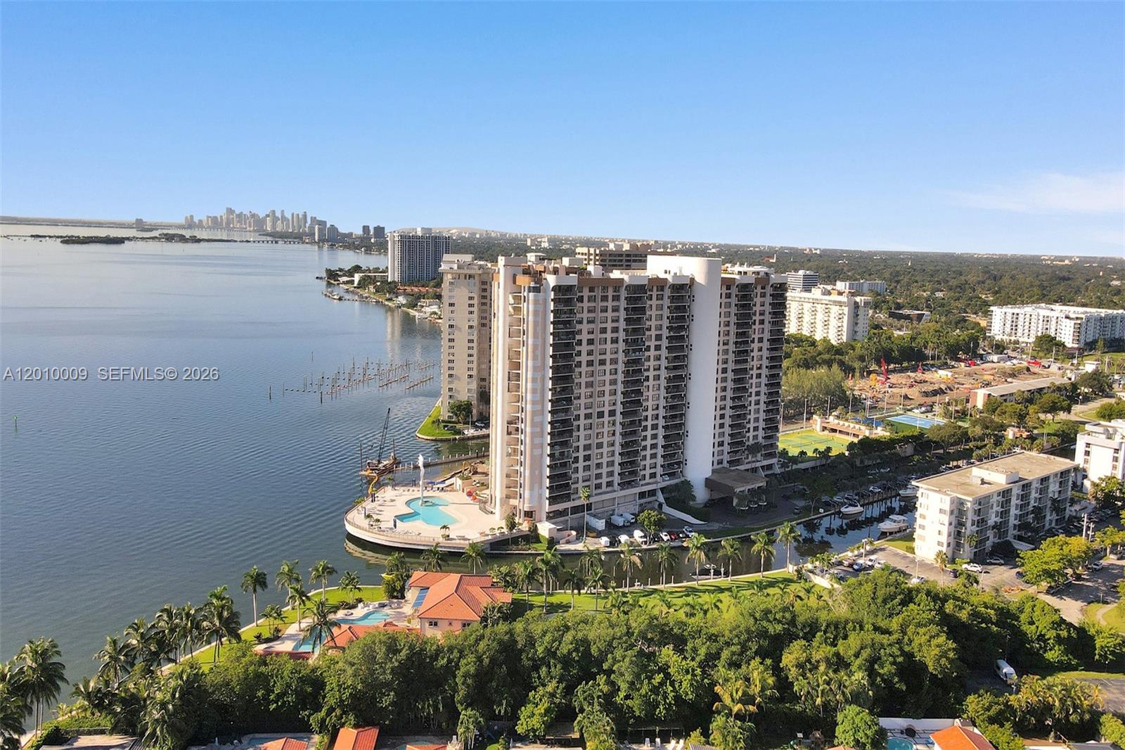 1800 NE 114th St # 1502, Miami FL 33181