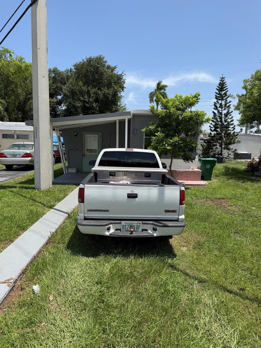 8556 BERKLEY Drive, Davie FL 33324