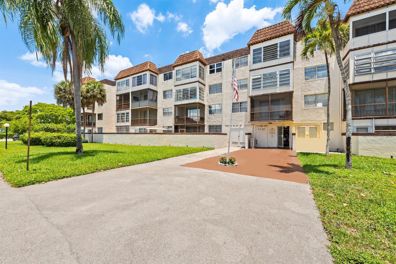 7100 NW 17th Street # 218, Plantation FL 33313