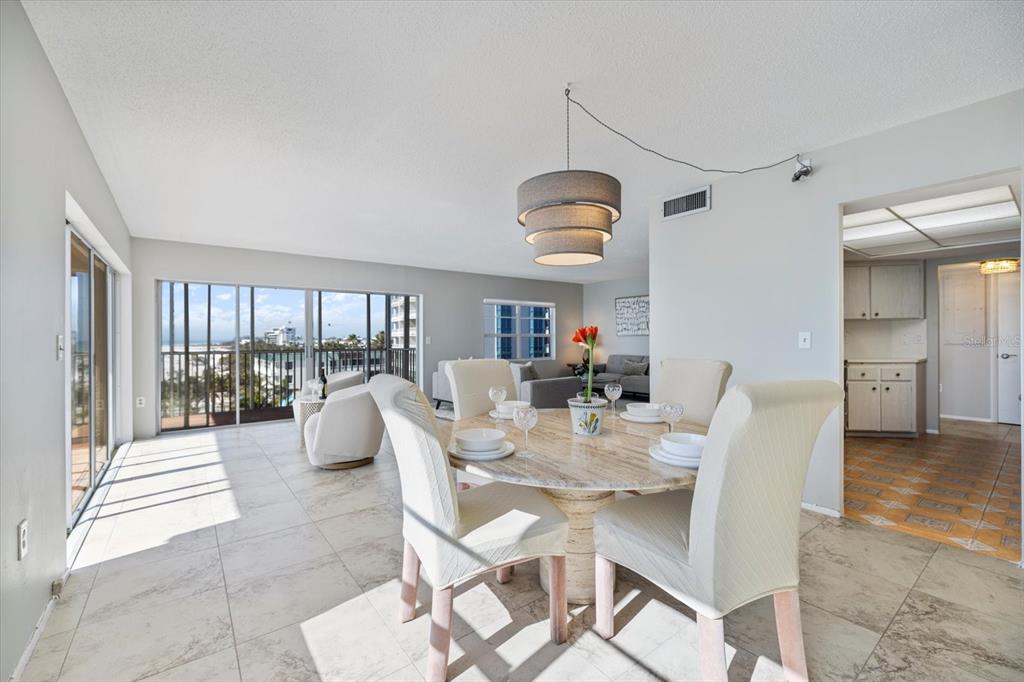 800 BENJAMIN FRANKLIN DRIVE UNIT 608, SARASOTA, FL — photo 5 of 30