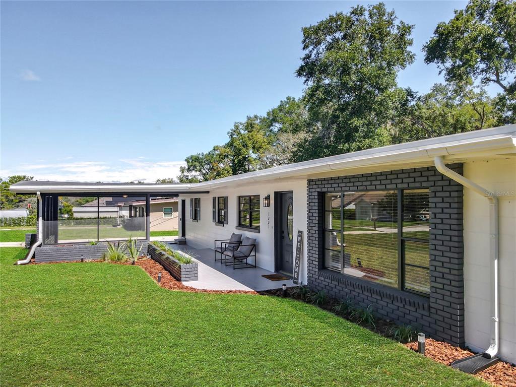 1221 OAK HAVEN DRIVE