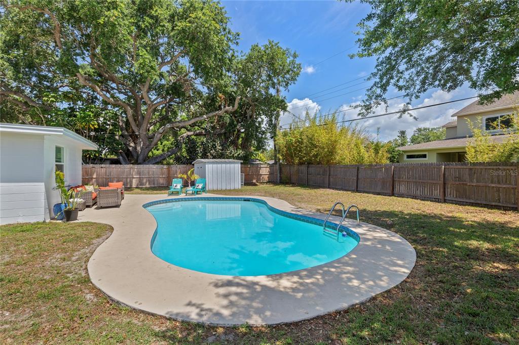 1715 THOMAS DRIVE, CLEARWATER, FL — photo 2 of 24