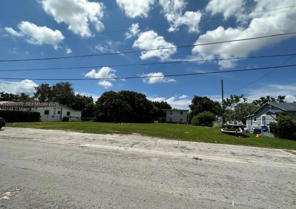 1624 NW 60th St, Miami FL 33142