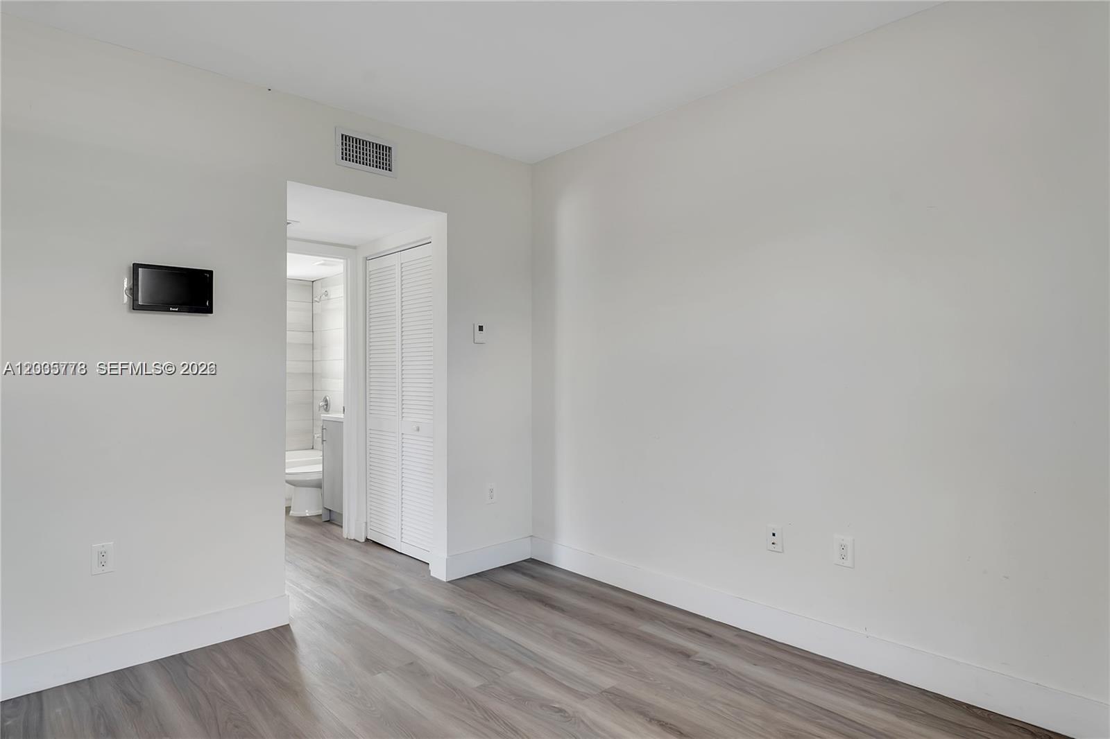 1710 NW 1st Ct # 15, Miami FL 33136