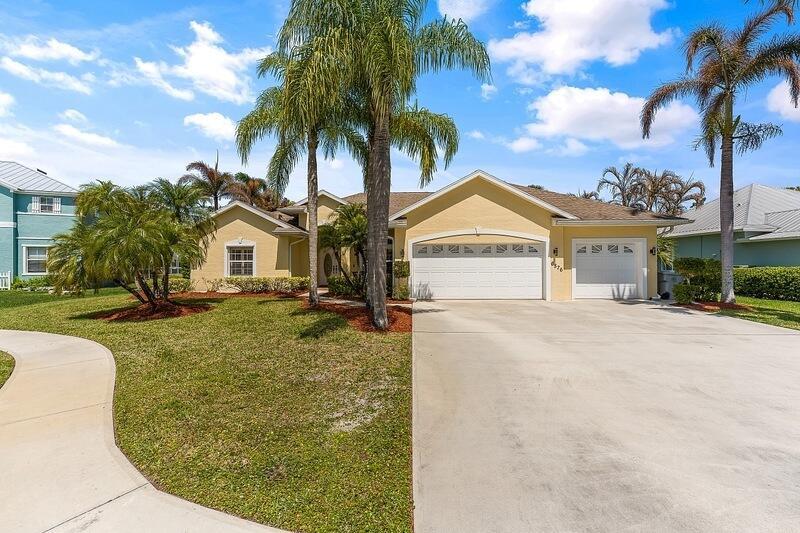VERO BEACH, FL — photo 2 of 30