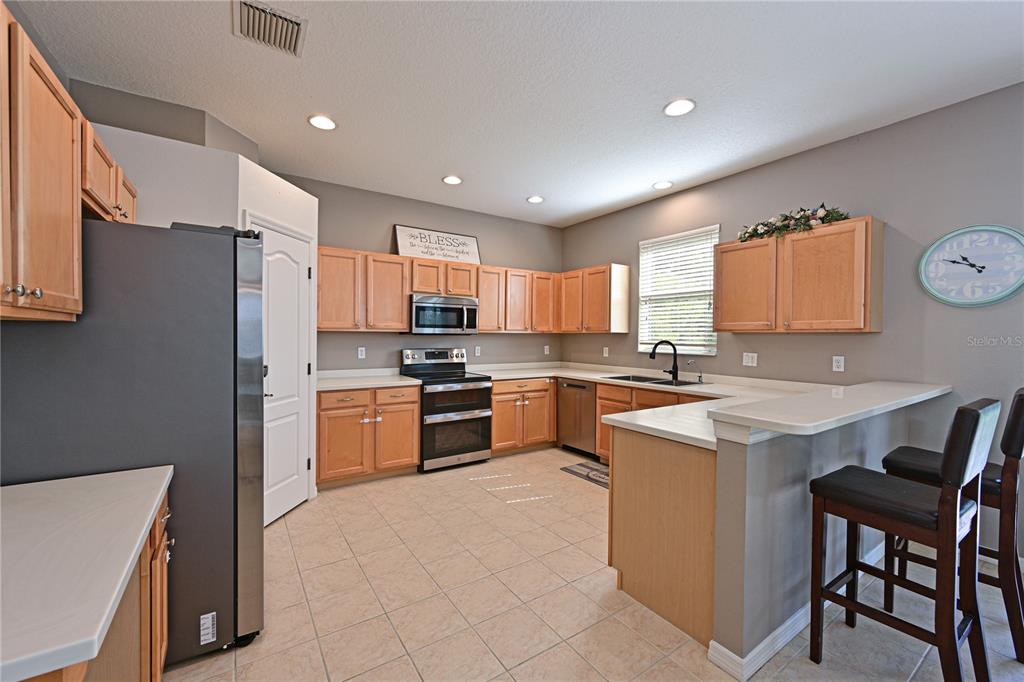 8852 FOUNDERS CIRCLE, PALMETTO, FL — photo 4 of 27