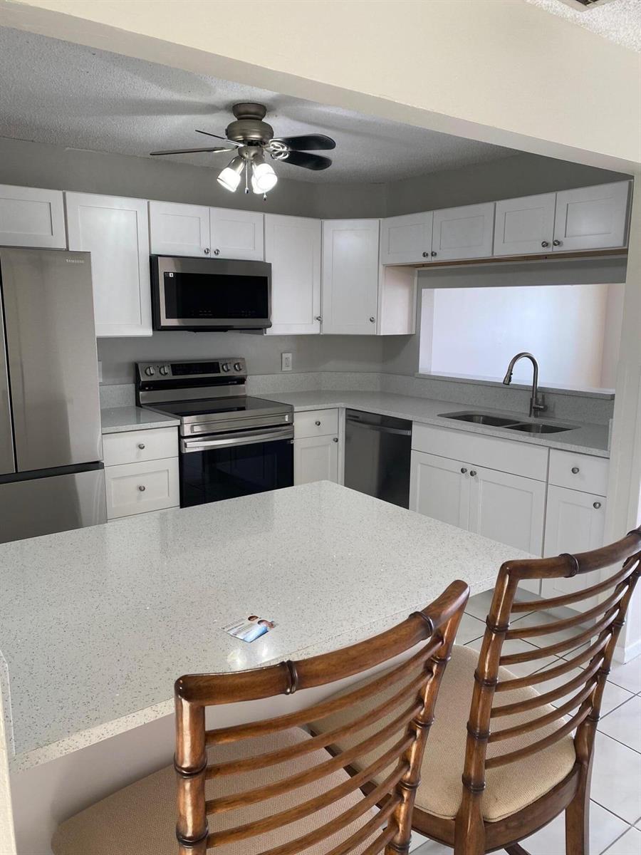 2217 W Discovery Cir Circle W, Deerfield Beach FL 33442