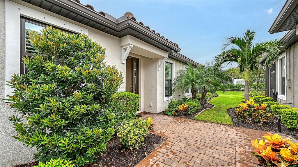 6066 MESA GLEN, BRADENTON, FL — photo 2 of 30