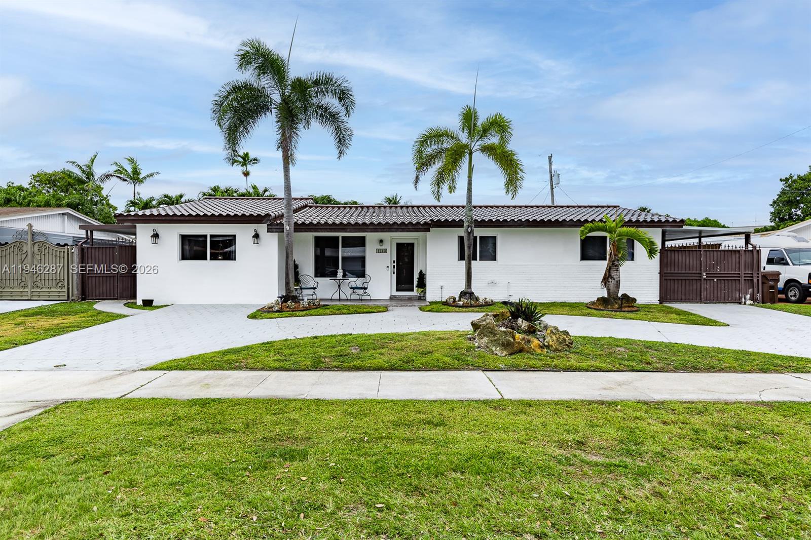 1243 W 78th St, Hialeah FL 33014