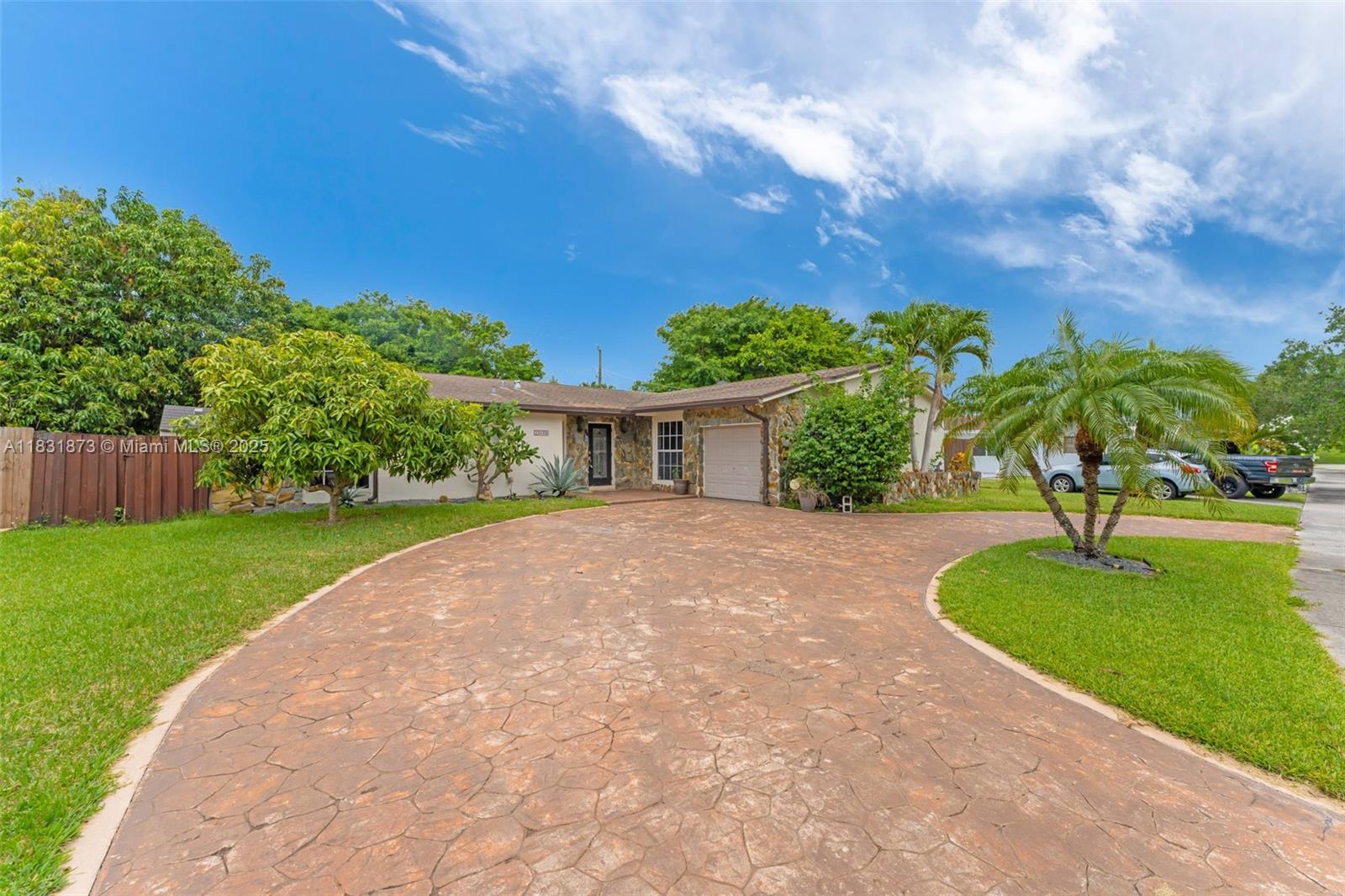10600 SW 199th St, Cutler Bay FL 33157