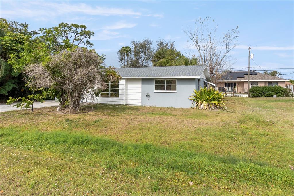 340 PERIWINKLE ROAD, VENICE, FL — photo 4 of 30