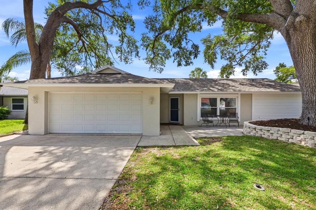 221 ARBOR DRIVE W