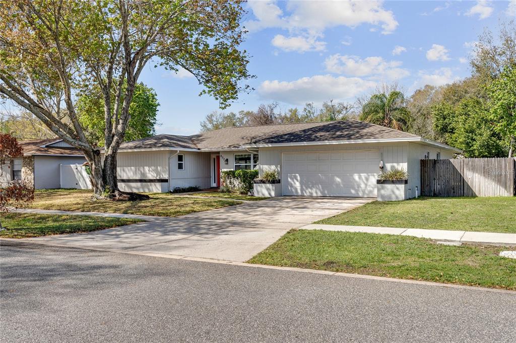 8572 SHADY GLEN DRIVE