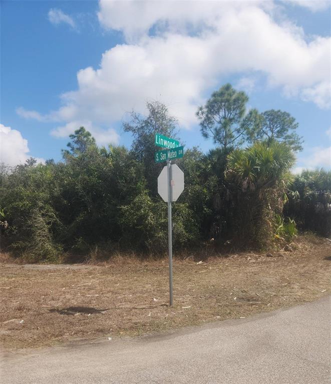 A street sign at the intersection of Linwood and S. San Mateo Dr. stands outdoors — S SAN MATEO DRIVE, NORTH PORT, FL