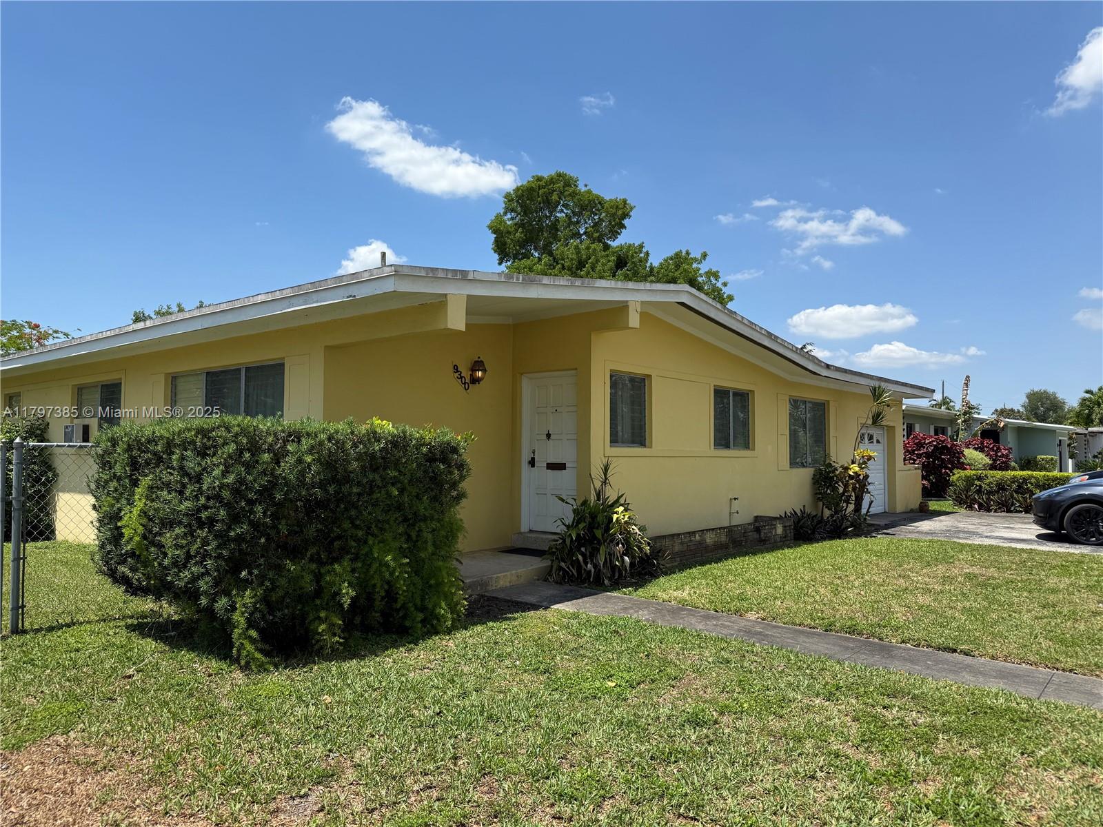 9300 SW 52nd Ter, Miami FL 33165