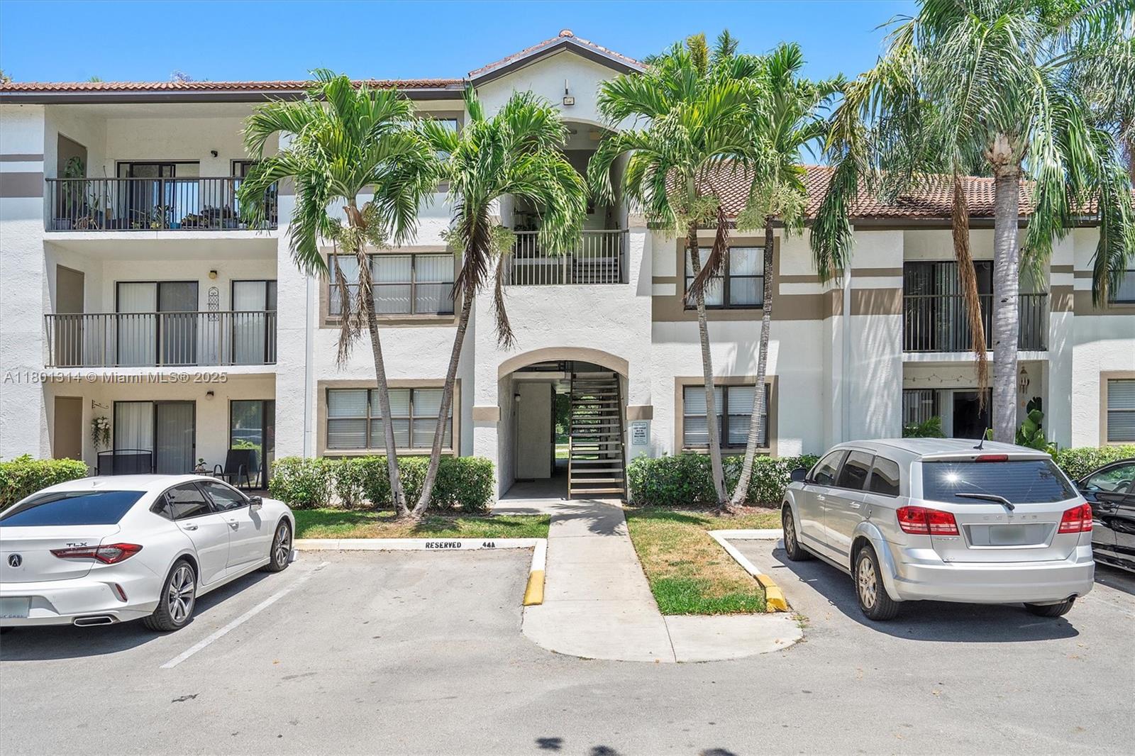 530 S Park Rd # 11, Hollywood FL 33021